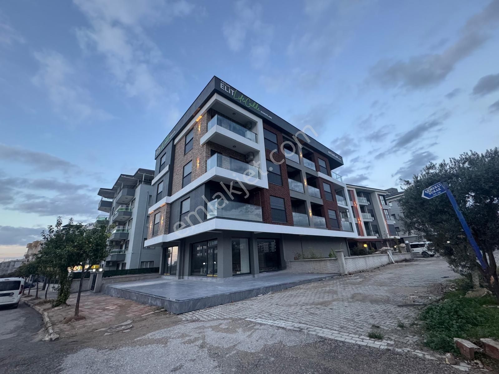 Kuşadası Davutlar Da Önü Açık 1+1 Siıfır Daire