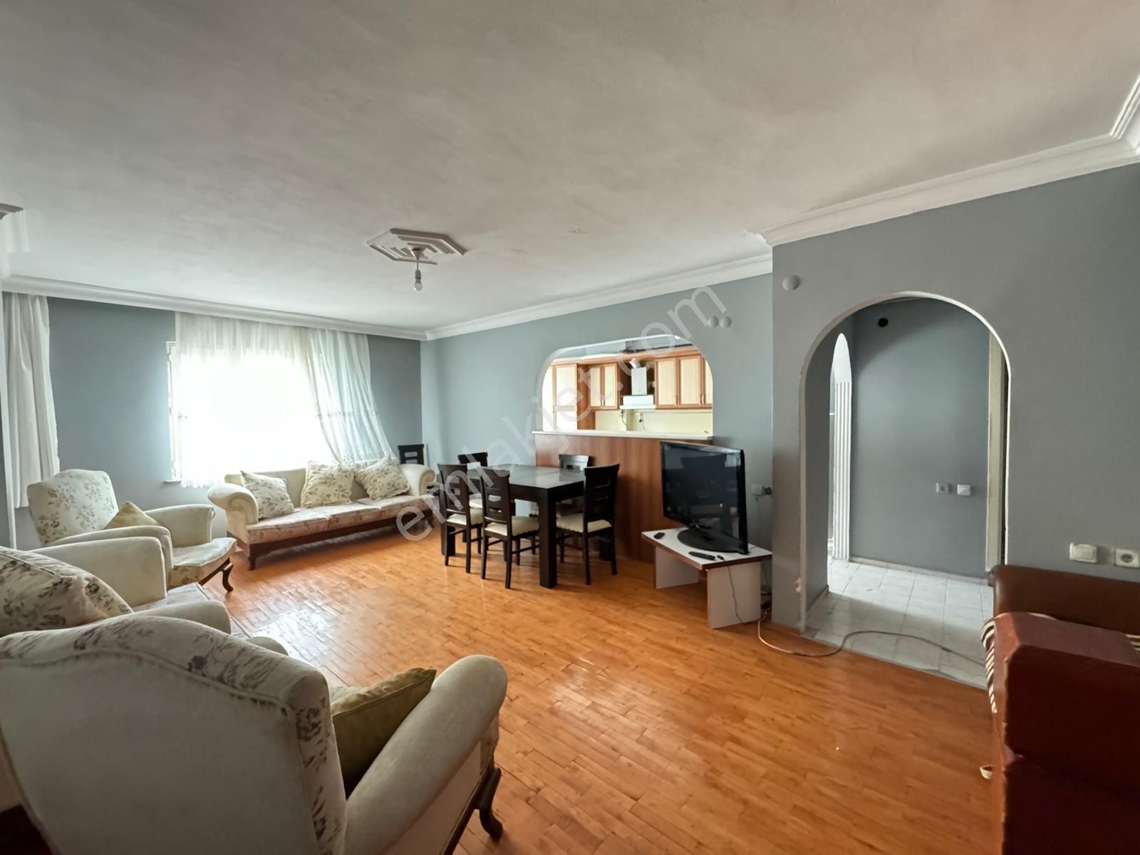 Avcılar Cihangirde 150 M2 3+1 Tripleks