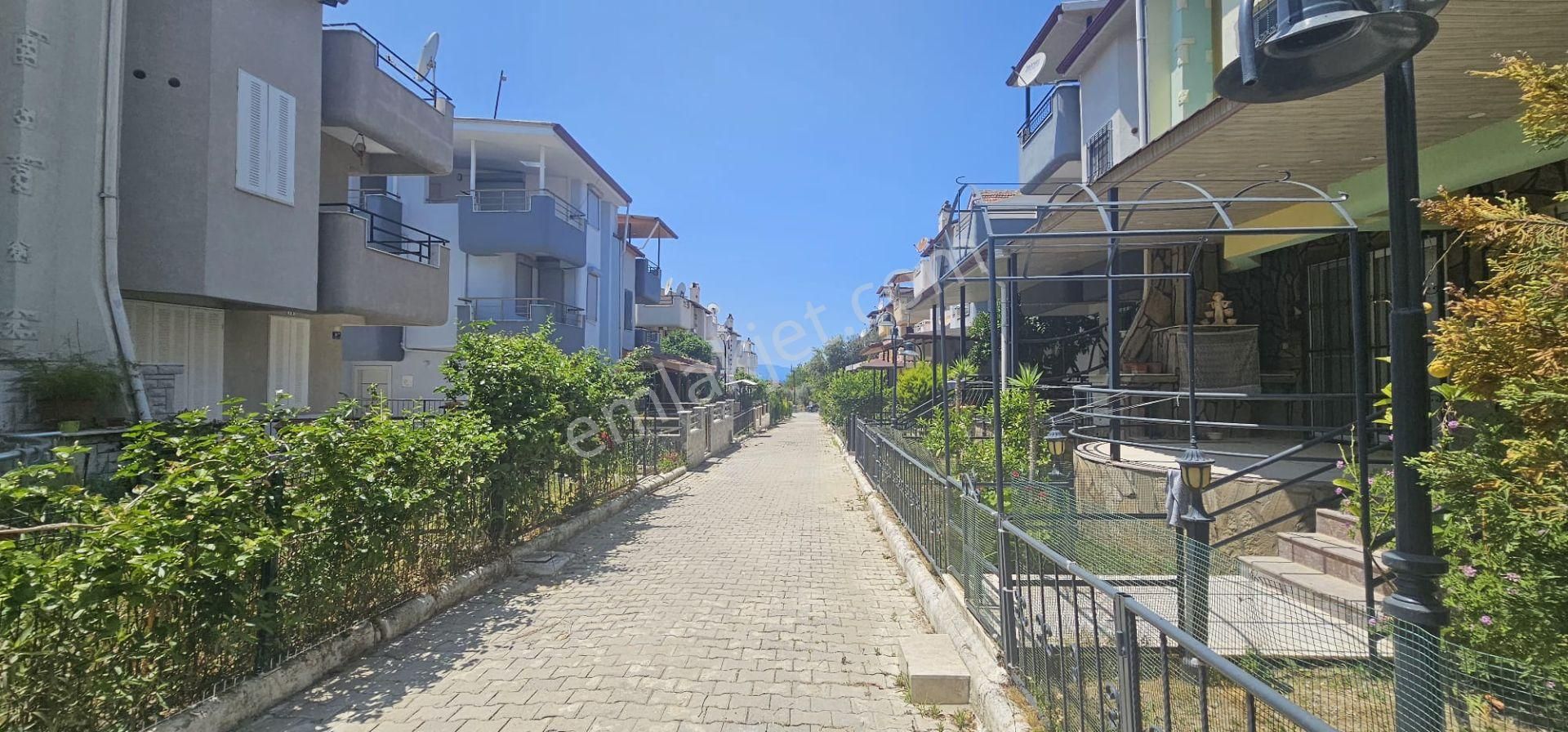 Kuşadası Karaova’da Havuzlu Sitede 5+1 Yazlık – Kat Mülkiyetli Tapu!