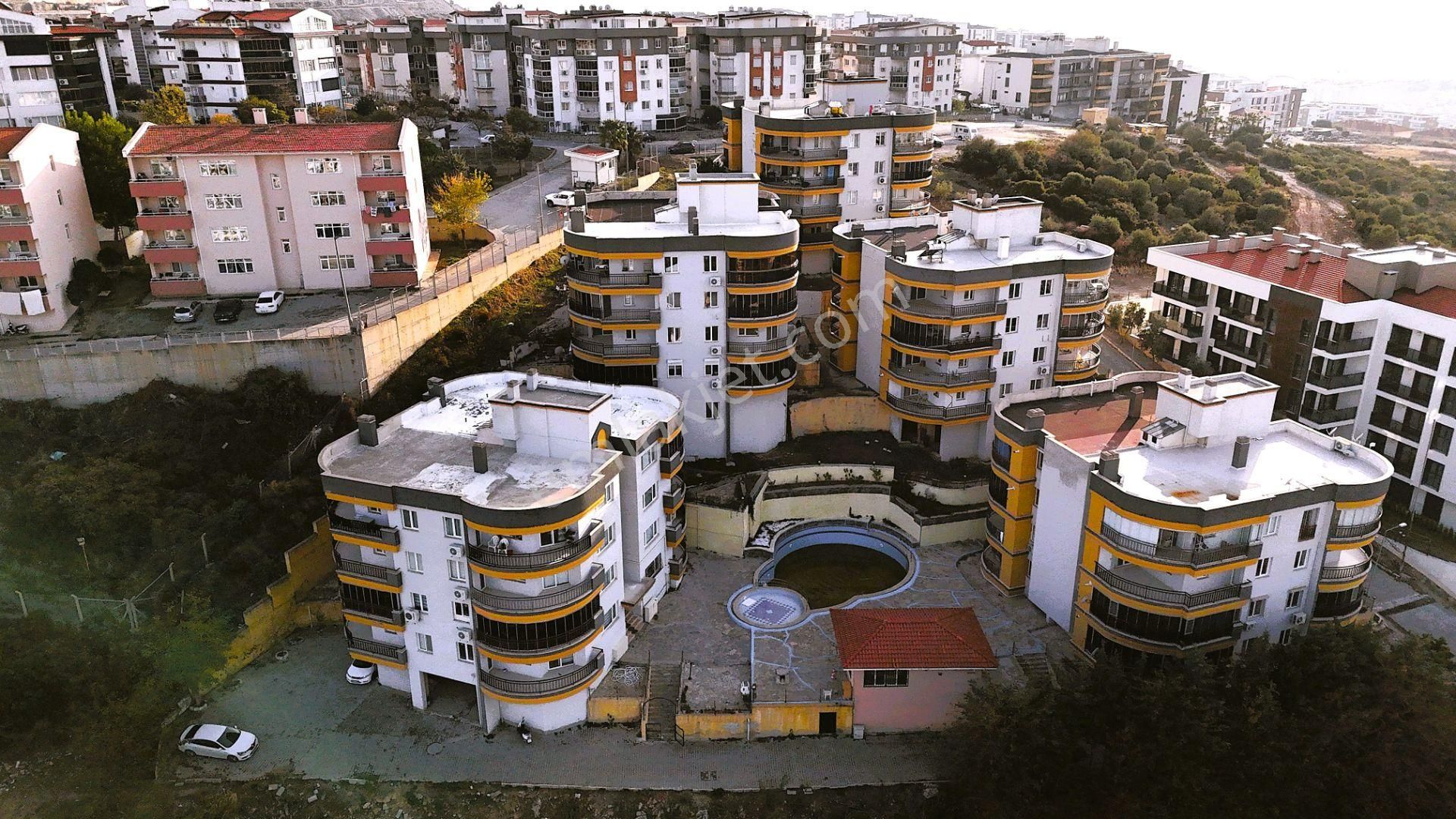 Kuşadası Deniz Manzaralı 3+1 160 M² Satılık Yeni Tadilatlı Daire