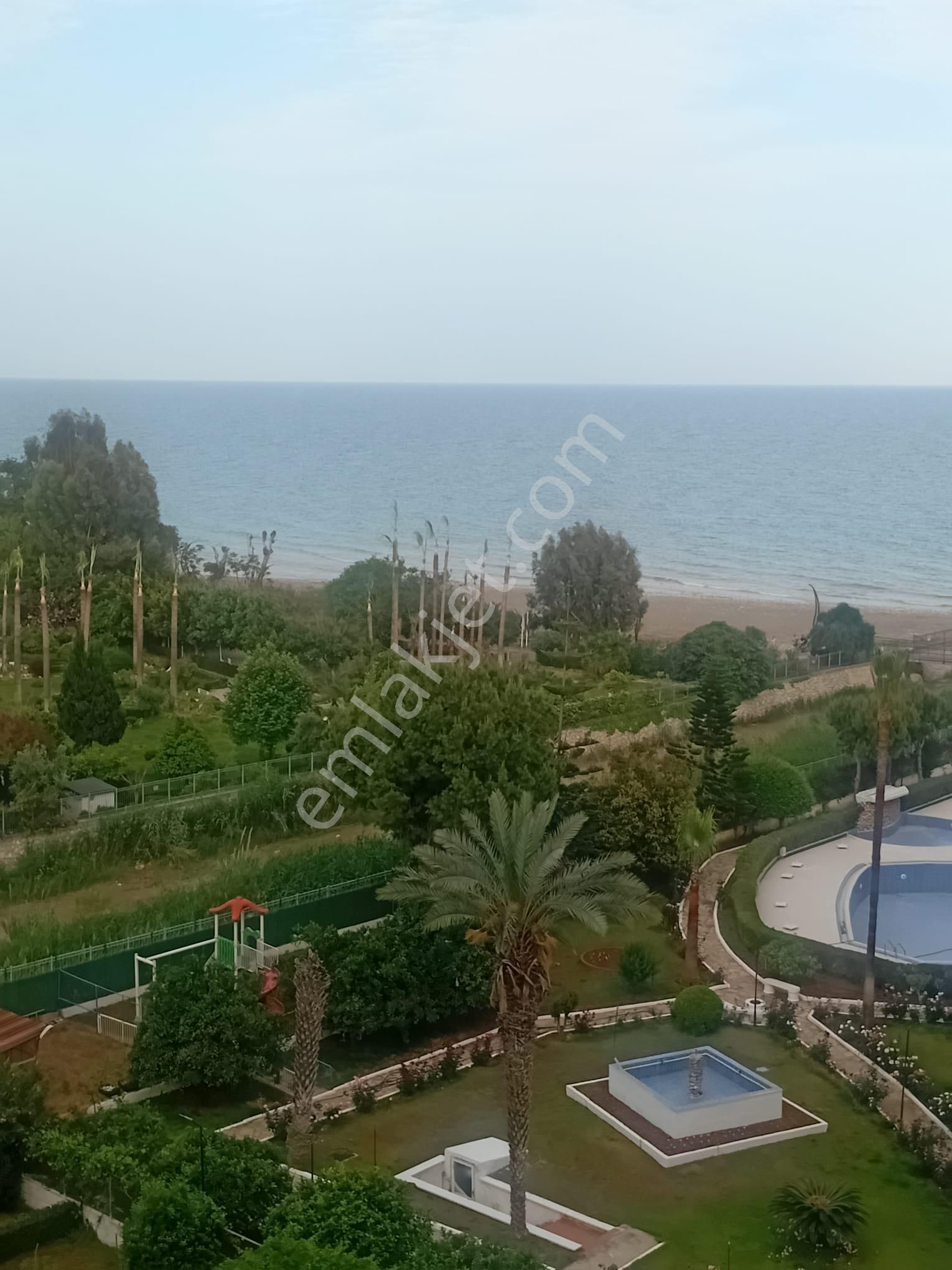 Mezitli Tece Deniz Mah. Denize Sıfır Havuzlu Eşyalı Satılık 3+1