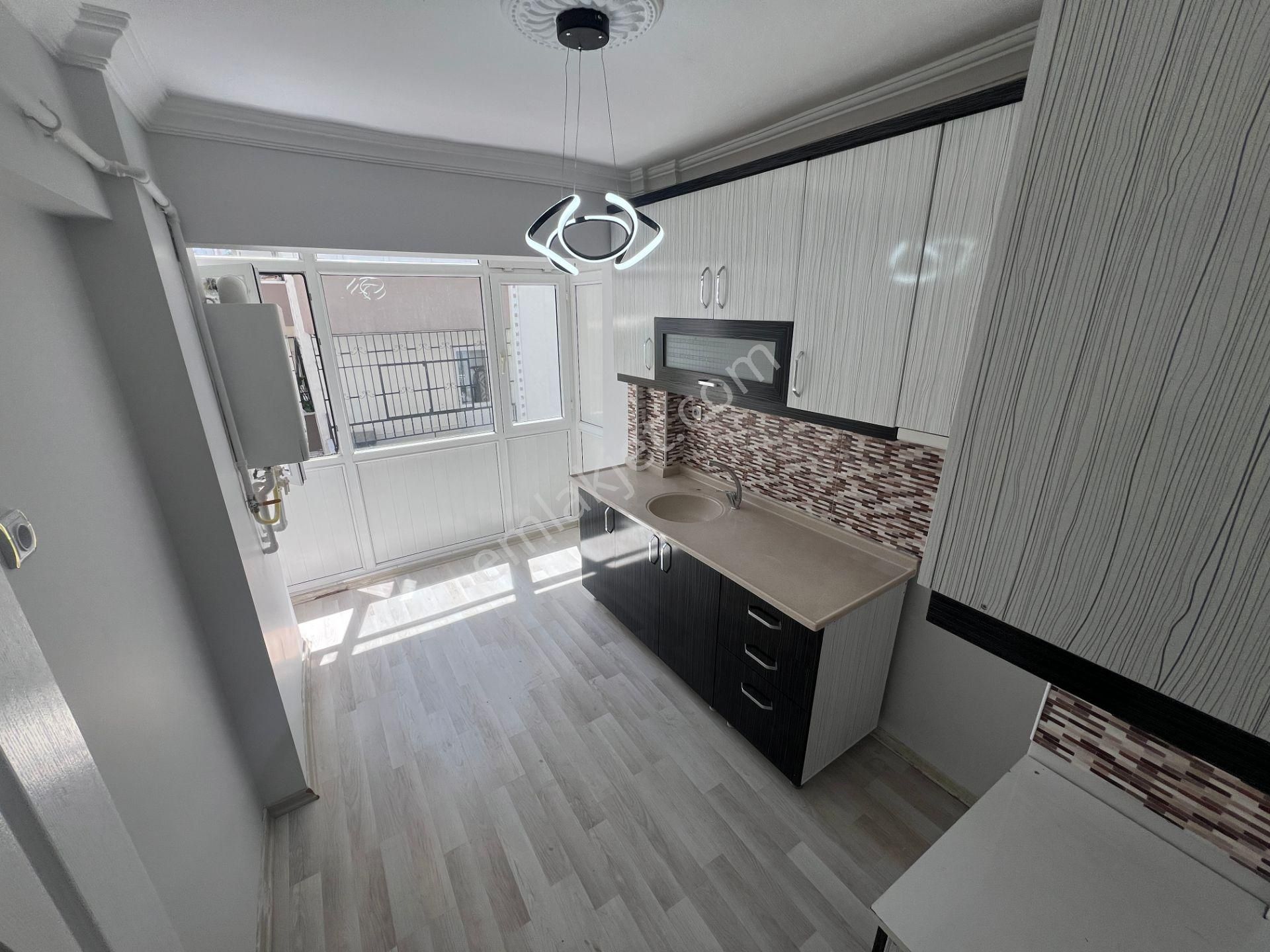 Sincan Selçuklu Mah 1.arakat Salon Bagımsız 3+1 Satılık Daire