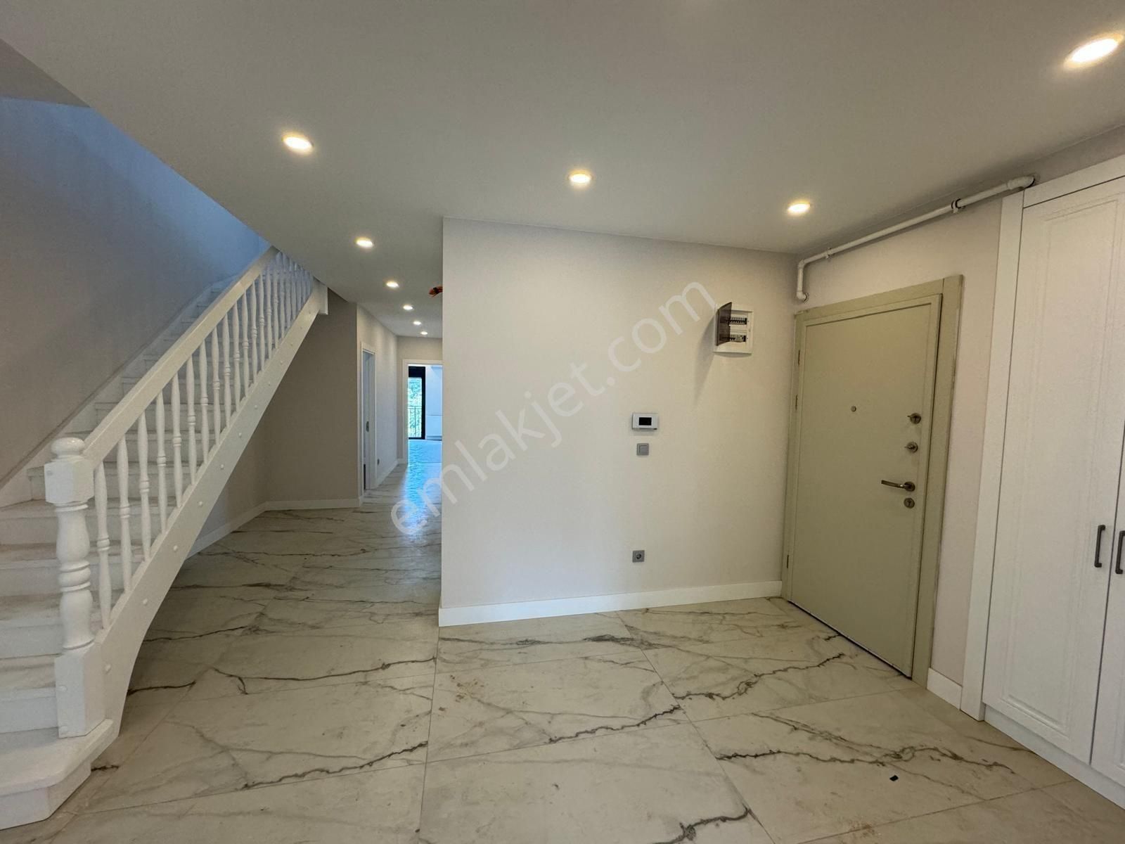 Secret House'dan Adakale'de Deniz Manzaralı 5+2 Dubleks