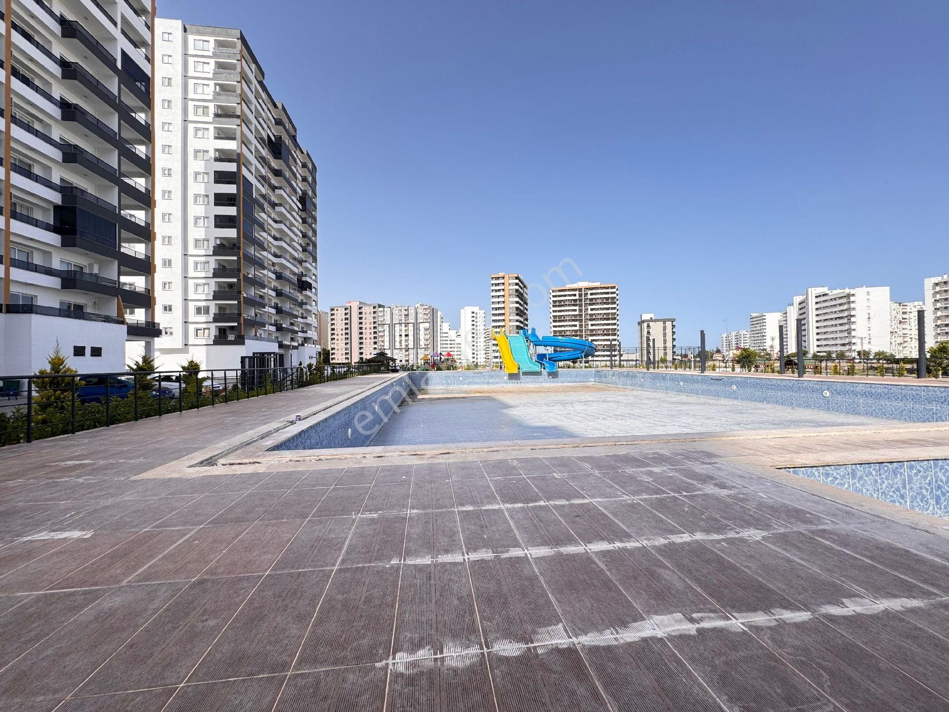 Tema'dan Tömük Violetta Sitesi'nde 2+1 Havuzlu Daire