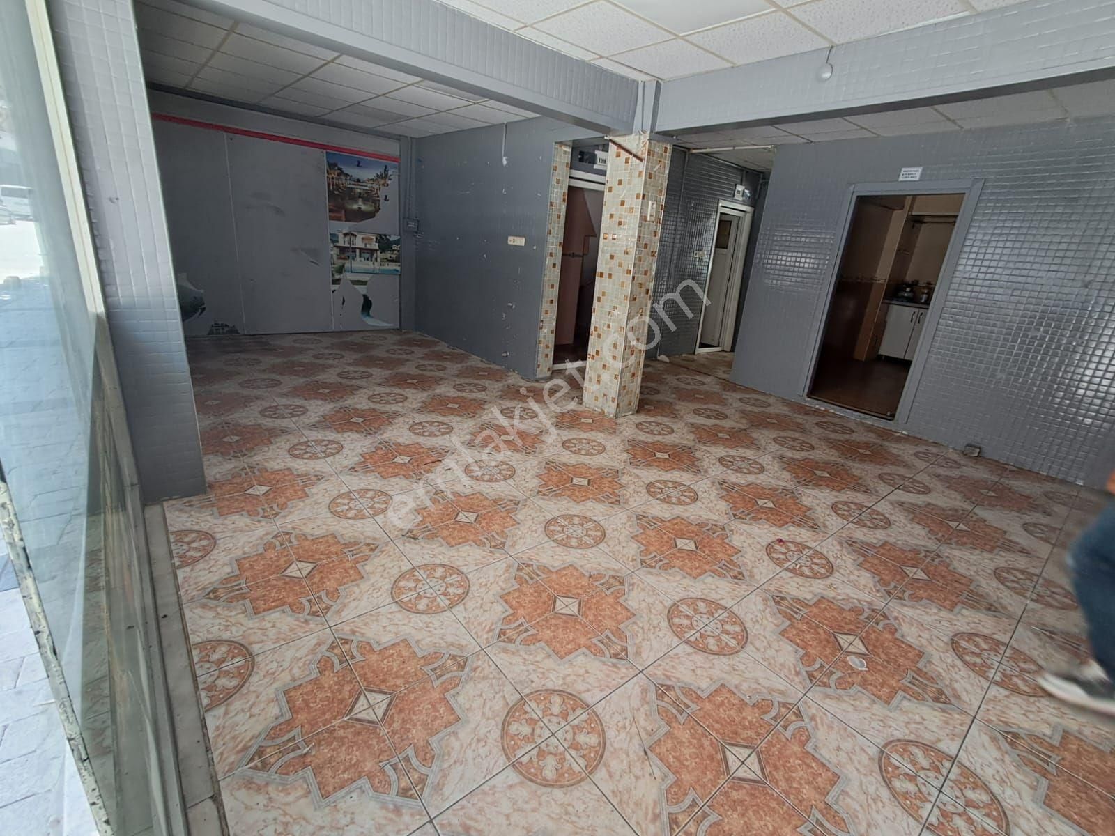 Bağcılar Fatihte Kiralık Dükkan 60m² (düz Giriş)