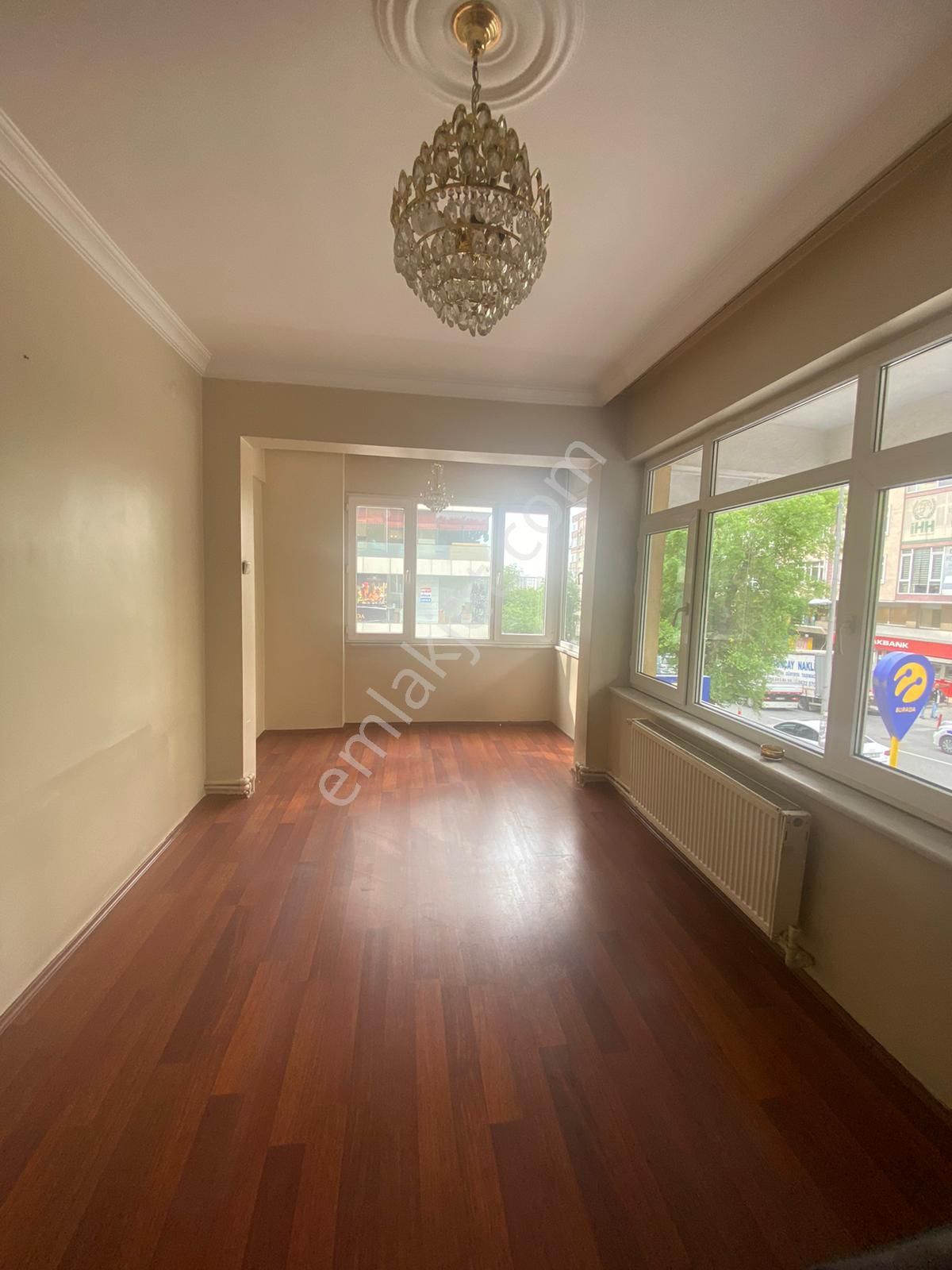 İstanbul House'dan Merter Ana Cadde Üzerinde 90m2 Ön Cephe Ofis