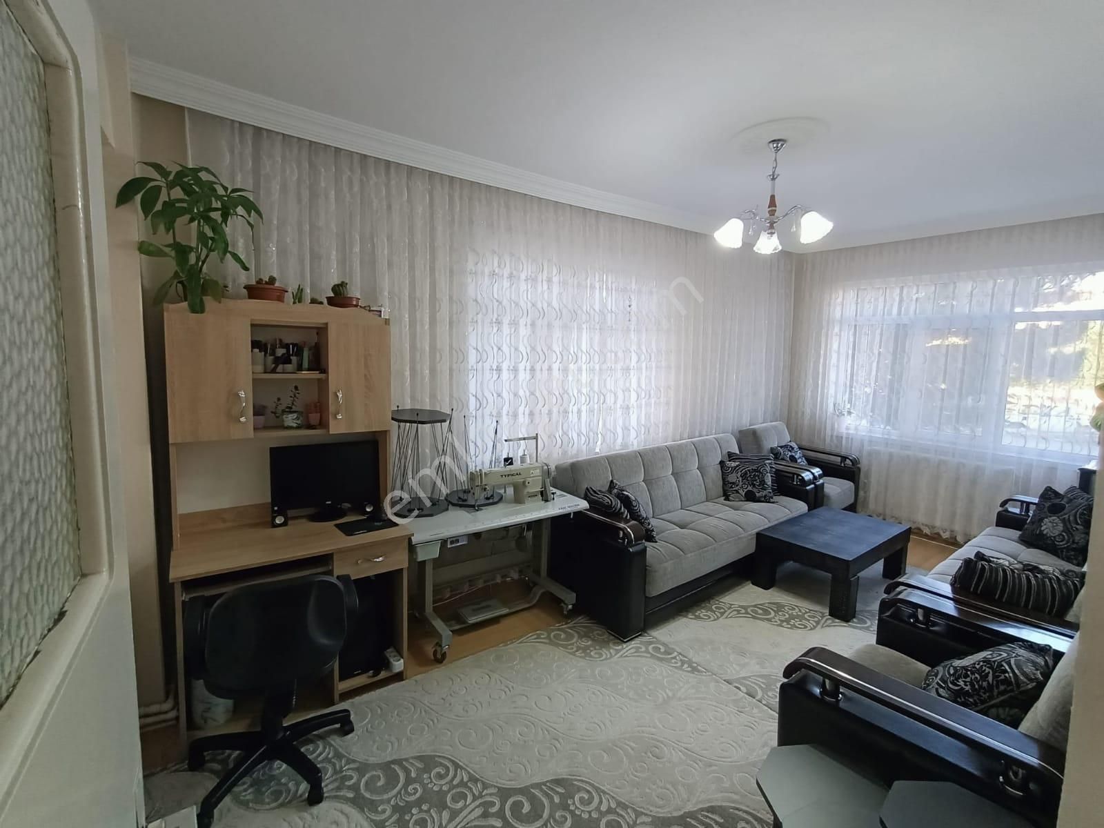 Akçay Emlak'tan Akşehir İstasyon Mahallesi Çavdarkent Sitesinde Satılık 2+1 Daire