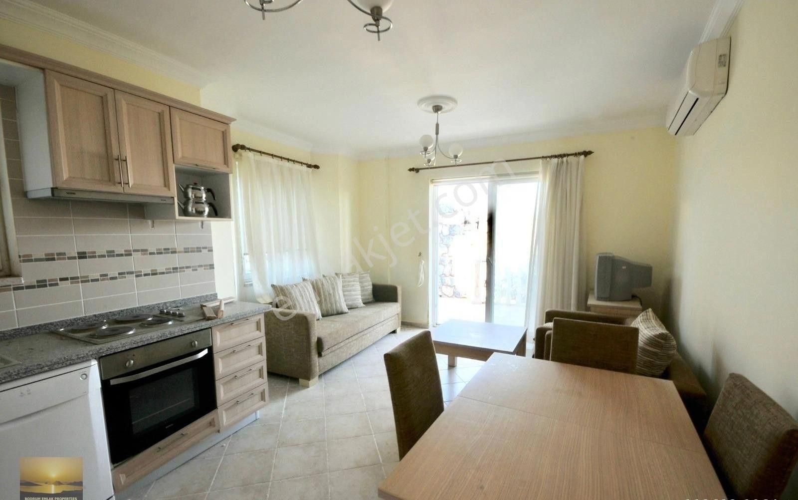 Büyük Köşe Bahçeli Satılık Ev Kumsal Yakın Sitede Plaj İmkanlı - Görsel 14