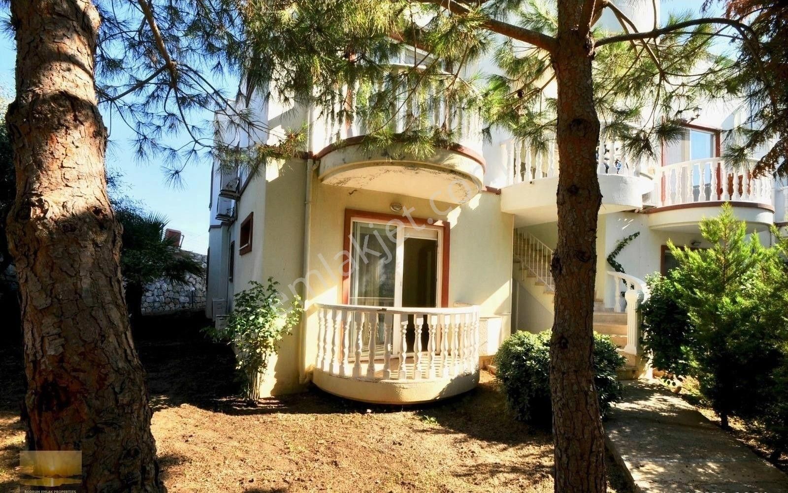 Büyük Köşe Bahçeli Satılık Ev Kumsal Yakın Sitede Plaj İmkanlı - Görsel 18