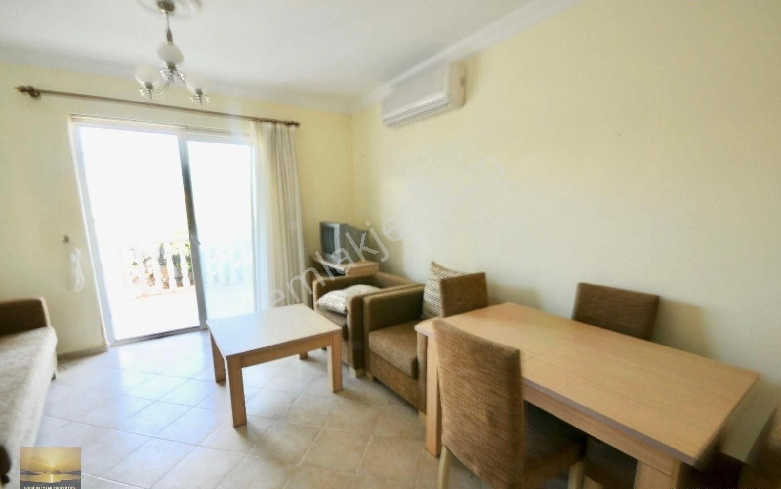 Büyük Köşe Bahçeli Satılık Ev Kumsal Yakın Sitede Plaj İmkanlı - Görsel 27