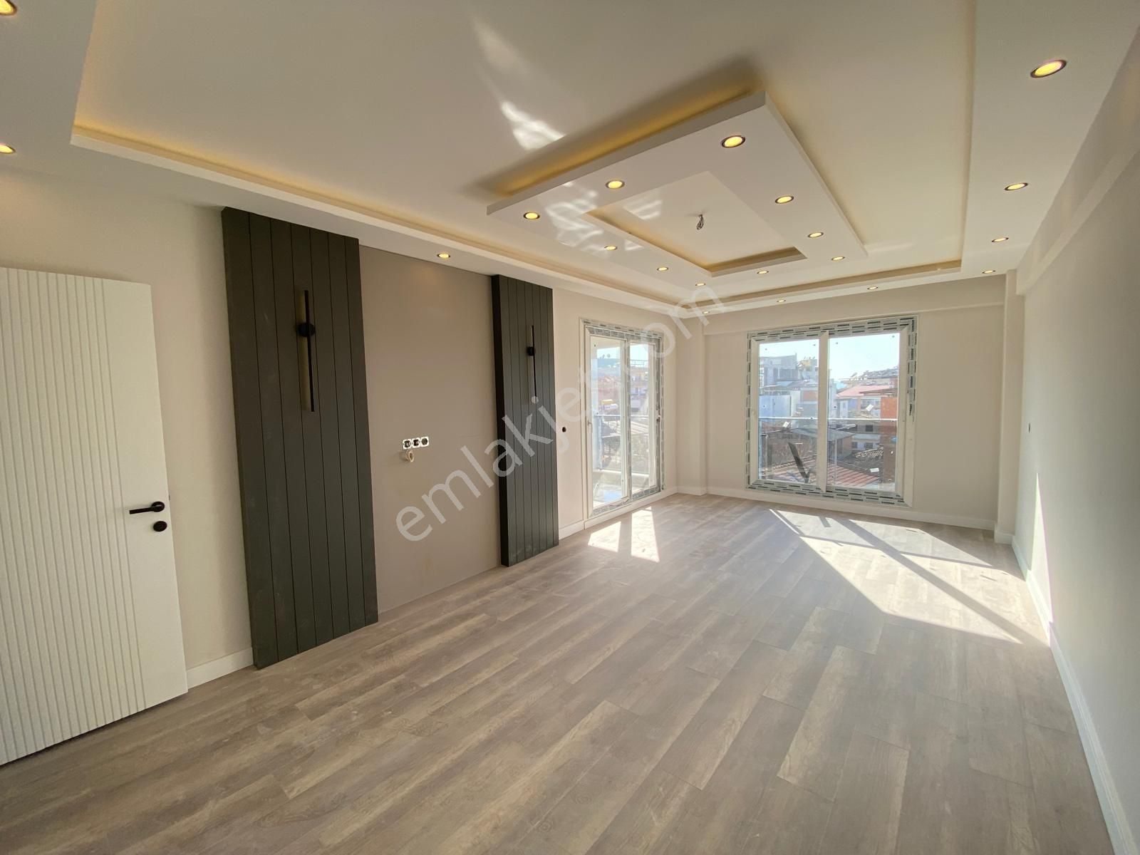Taç Emlak Nazilli Yeni Mah Sıfır Lüx İşçilik 3+1 130m2 3ç Kat Fırsat Satılık Daire