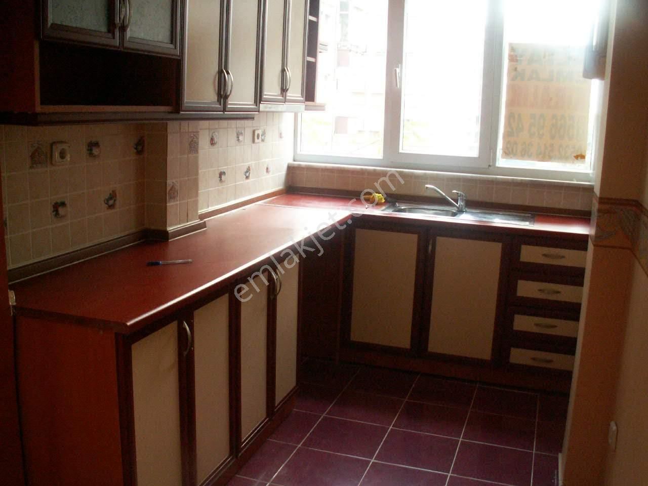 Feneryolu Minibüse Çok Yakın 3+1 125 M2 Temiz