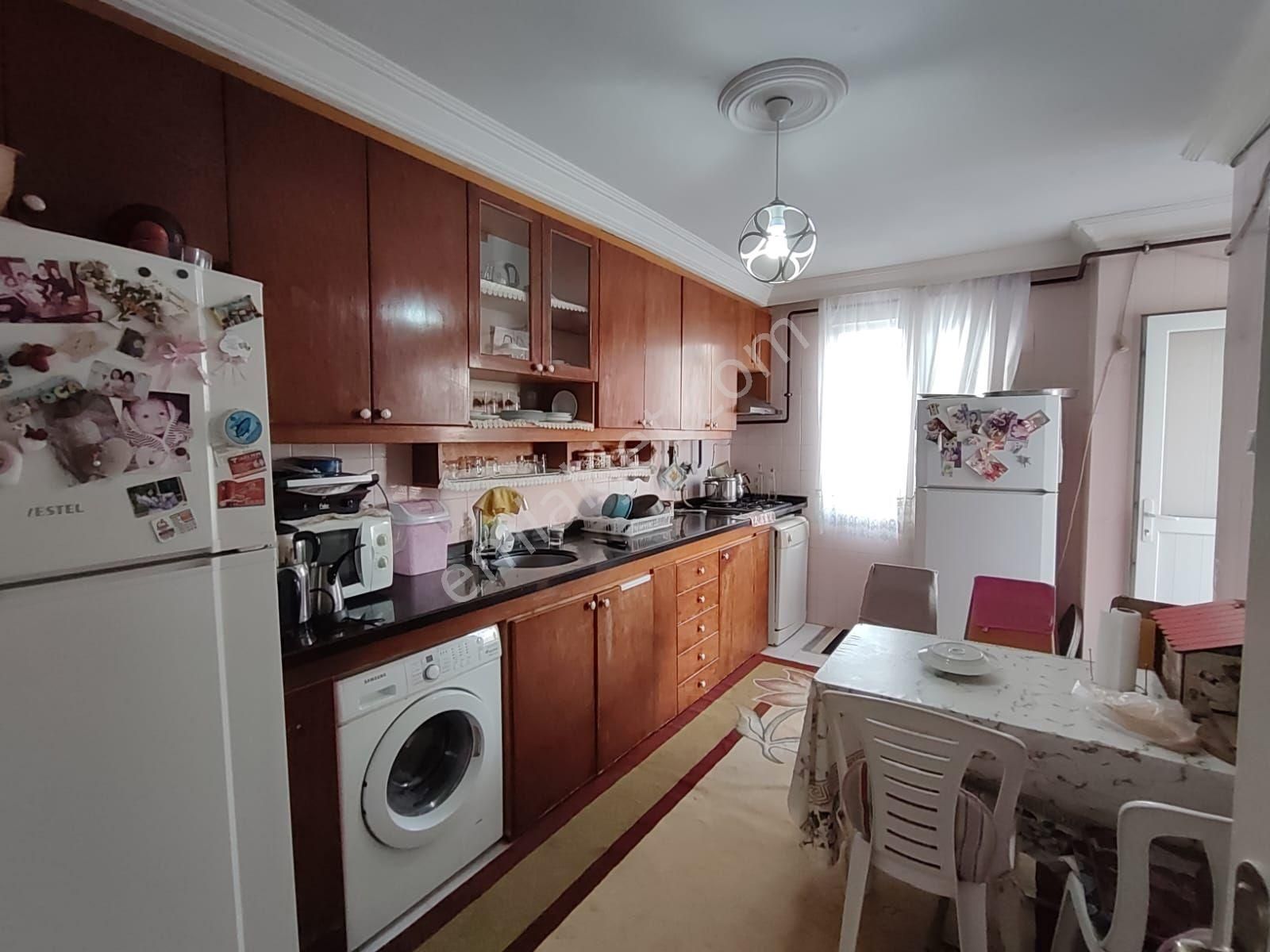 Kenan Evren Semt Pazarı Civ 3+1 Hasarsız Full Cepheli Temiz Cazip Daire