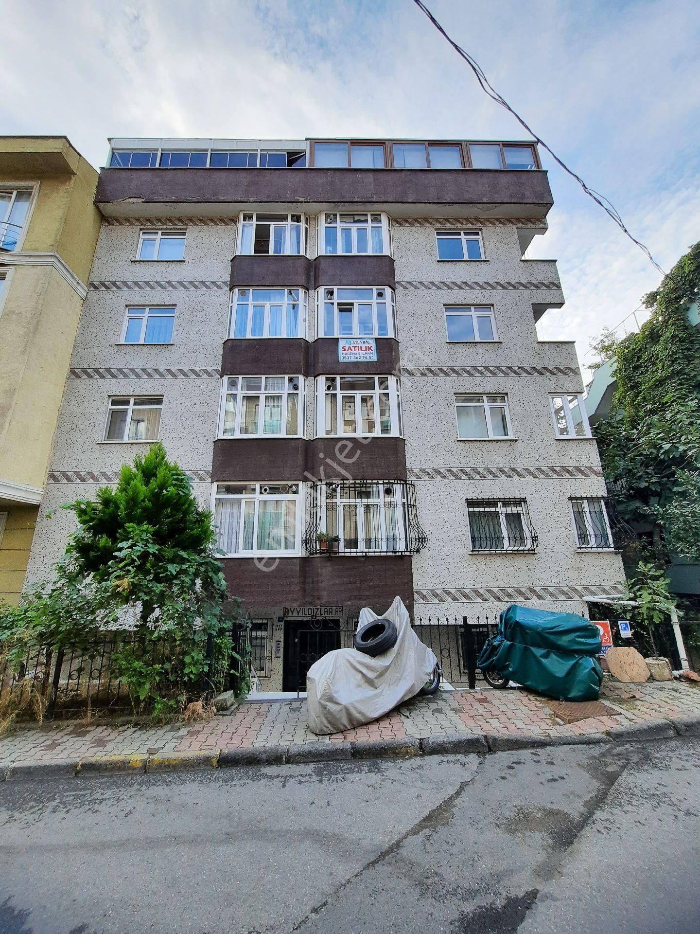 Ümraniye Armağanevler Mahallesi 100m2 2+1 Satılık Daire