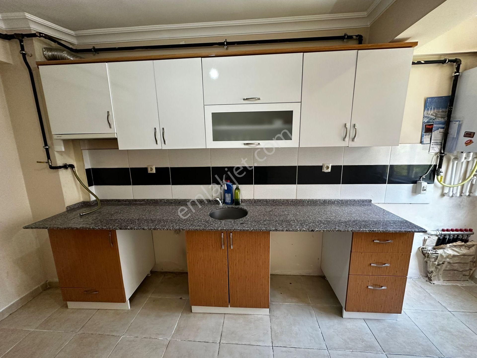 Recep Ümit Emlak'tan Sakarya-2 Caddesi Yakınında Satılık Lux Yapılı 3+1 Ferah Daire