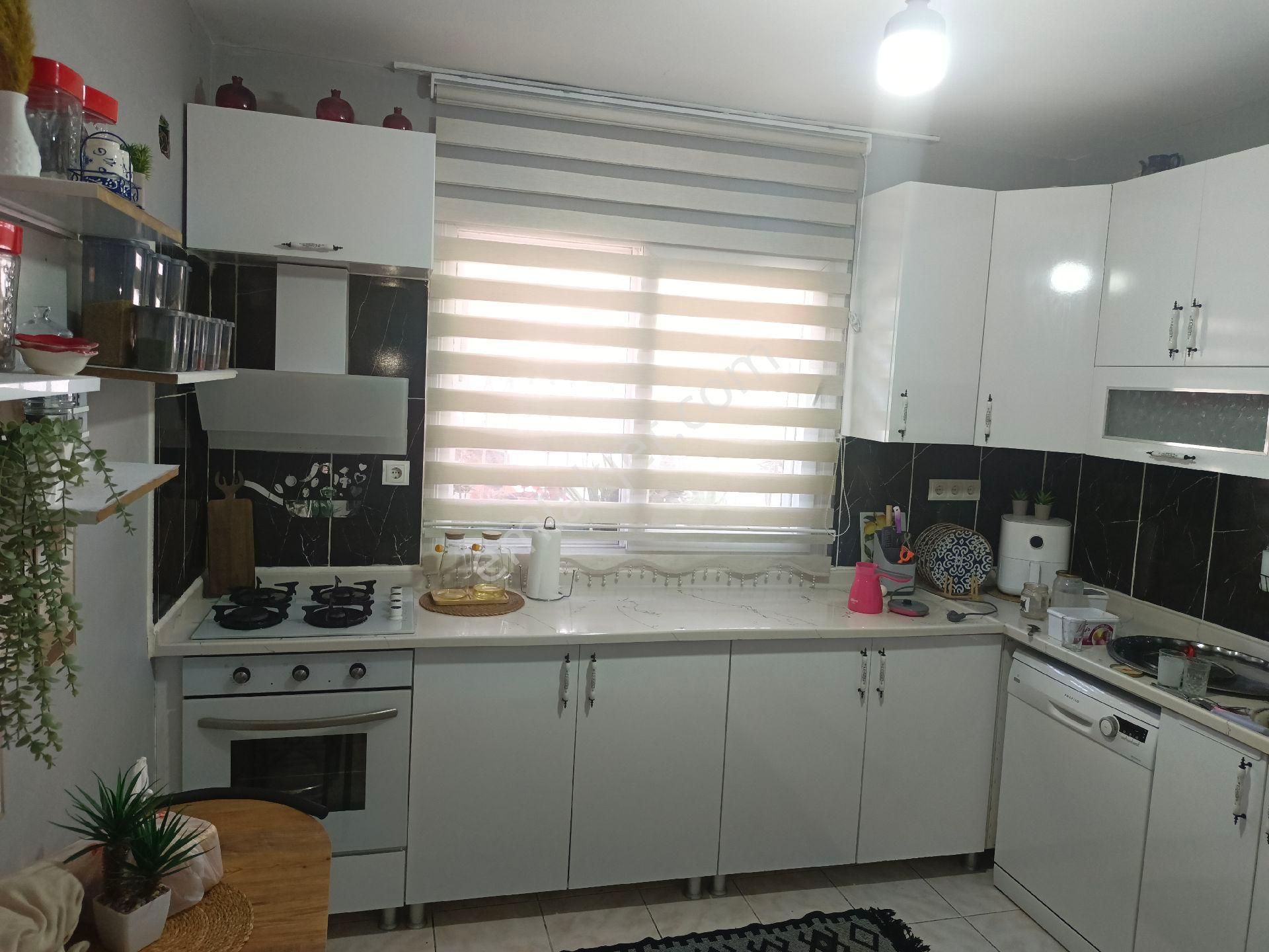 İşbilirden Küçük Dikili Koza Mahallesinde 2 Katli Müstakil Ev - Görsel 3