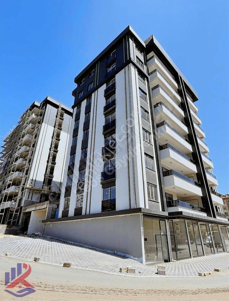 Reos Gayrimenkul'den Satılık Sıfır 4+1 Daire