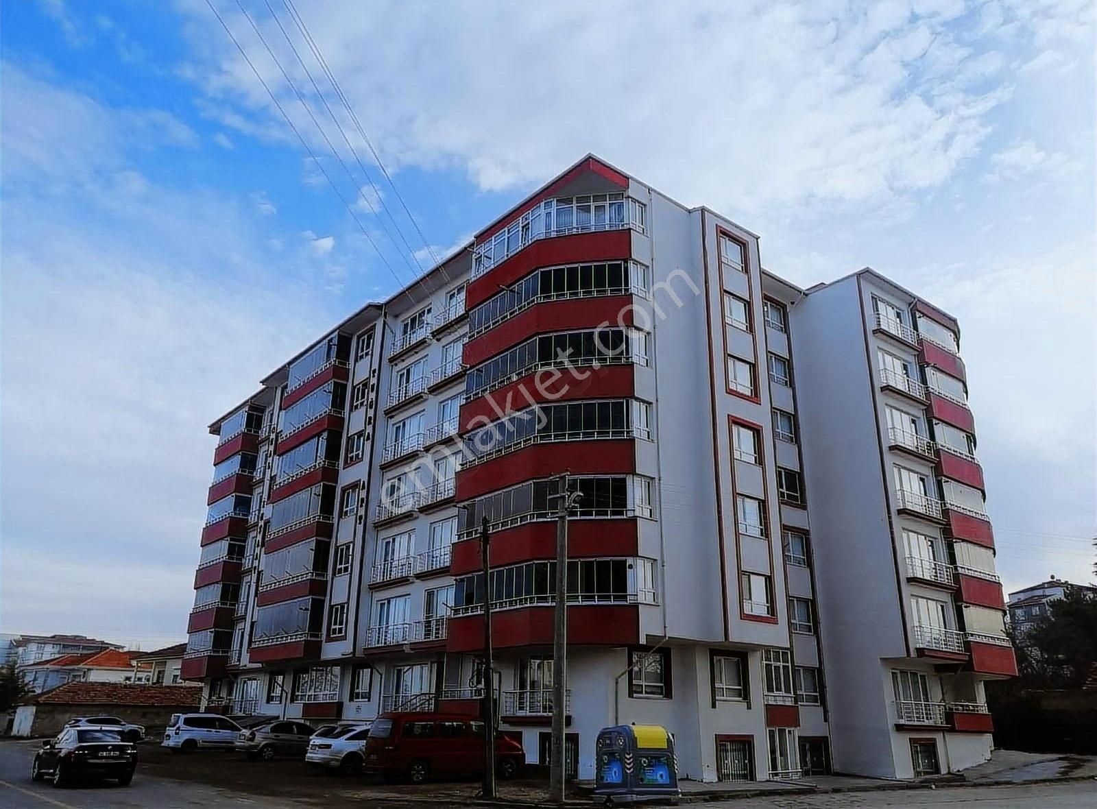 Yaşar Emlak'tan Hesaplı 3+1 Satılık Daire