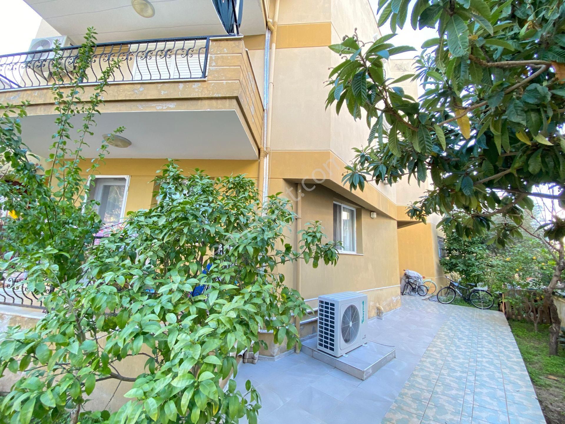 Ürkmez De Çarşı Merkezinde Denize Yakın Satılık 2+1 Daire