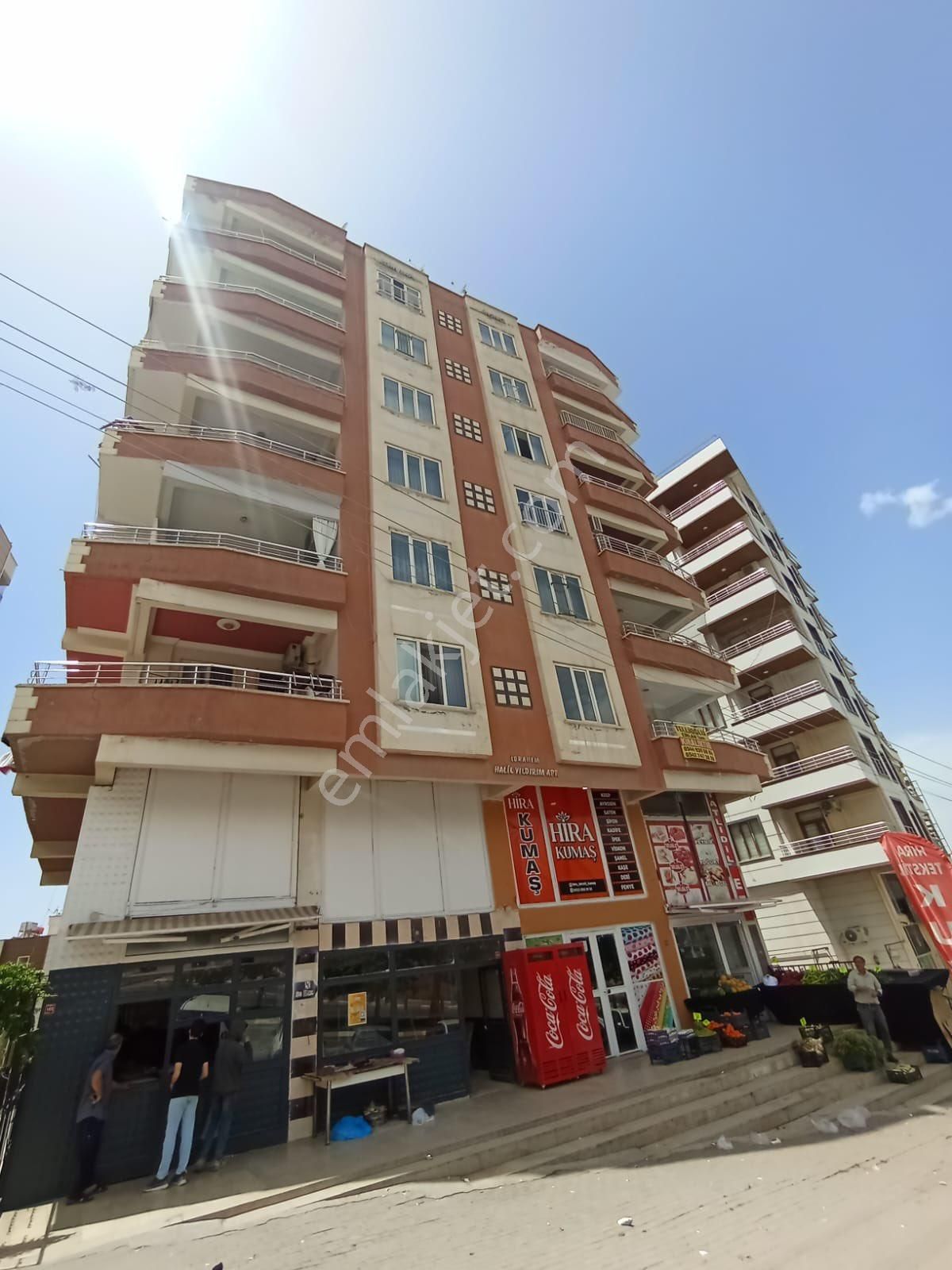 Yavuz Emlaktan Kiralık 3+1 Metro Market Üstü