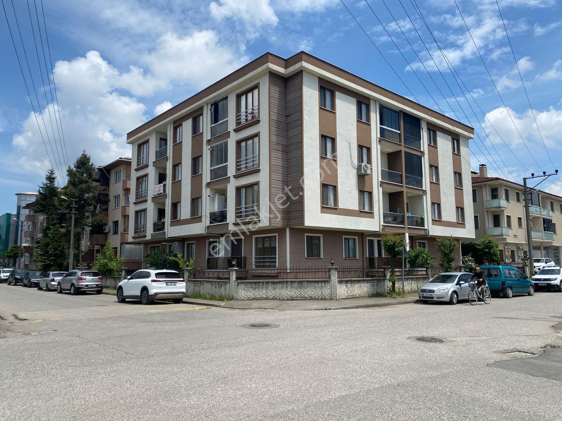 Cedidiye Mahallesi'nde 3+1 137 M2 Satılık Daire