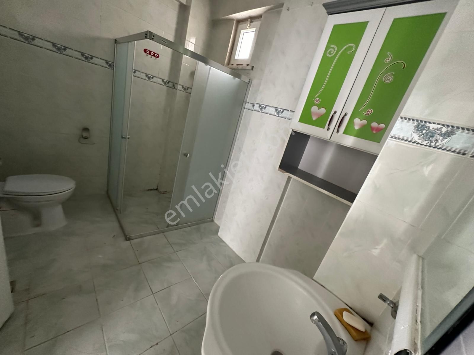 Alda Emlak Yalıevleri'nde Denize Yürüme Mesafeli Kiralık 2+1 Daire
