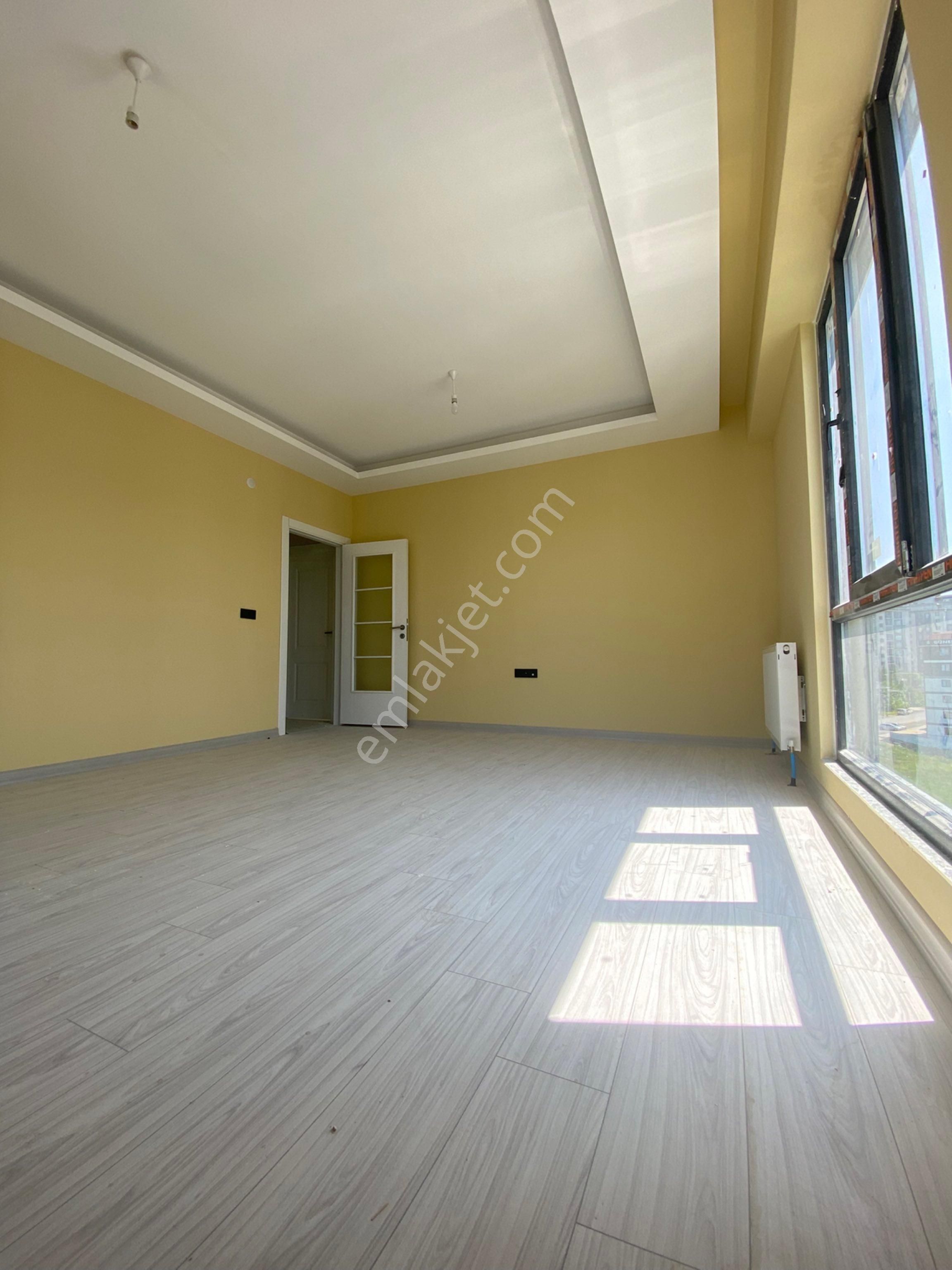 Sultanbeyli Battalgazi Mahallesinde 2+1 Ara Kat Kullanışlı Daire !!
