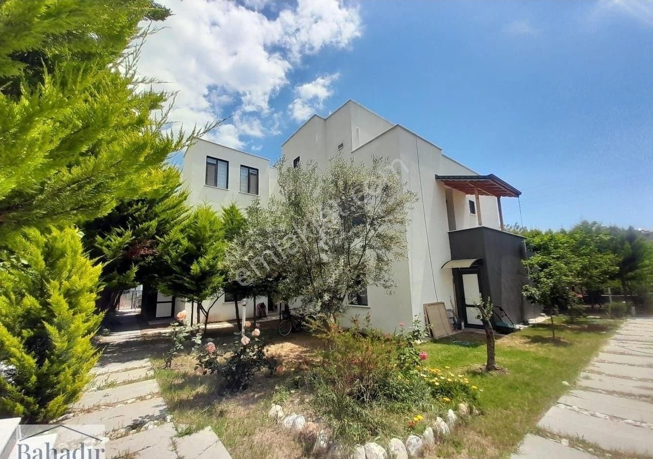 Bahadır Emlak'tan Mıhlıda Deniz Manzaralı Isı Pompalı Kiralık Eşyalı Dubleks