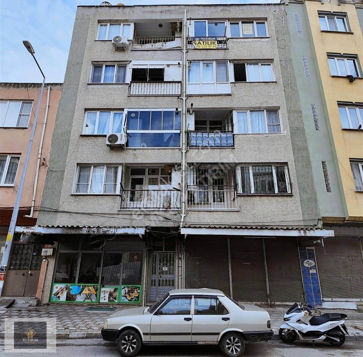 Akhisar Kethüda Mahallesi,cadde Üzeri 3+1doğalgazlı Satılıkdaire