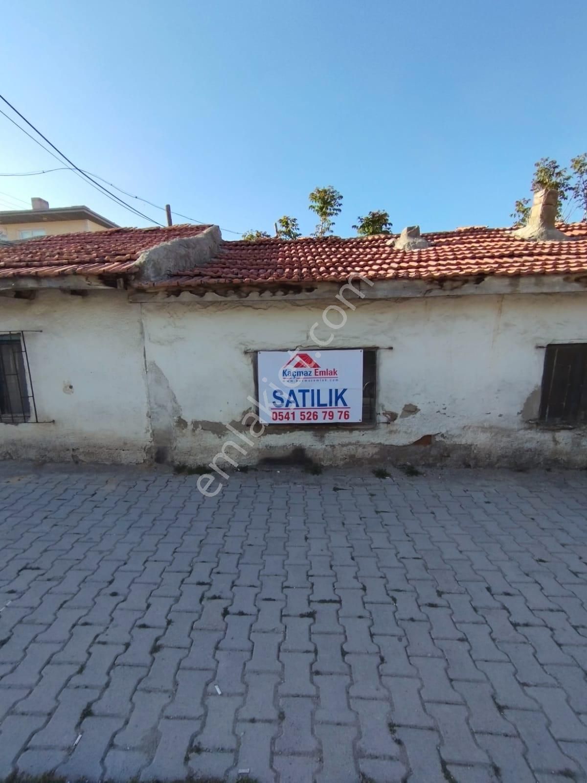 Afyon Sahipata Veysel Karani Mahallesinde Satılık Arsa