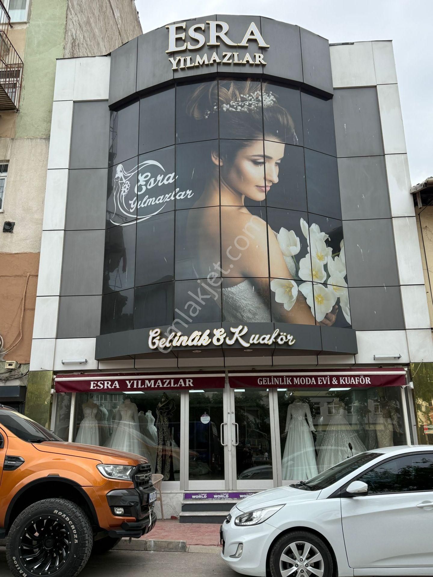 Devren Kiralık Gelinlikçi – Merkezi Konum, Hazır Düzen, Geniş Demirbaş