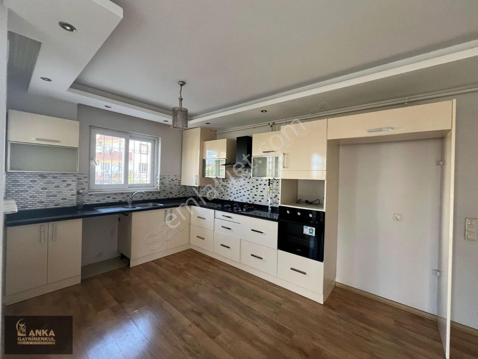 Anka'dan Bahçeşehir Mah. 3+1 Hasarsız Geniş Oturum Extralı Daire