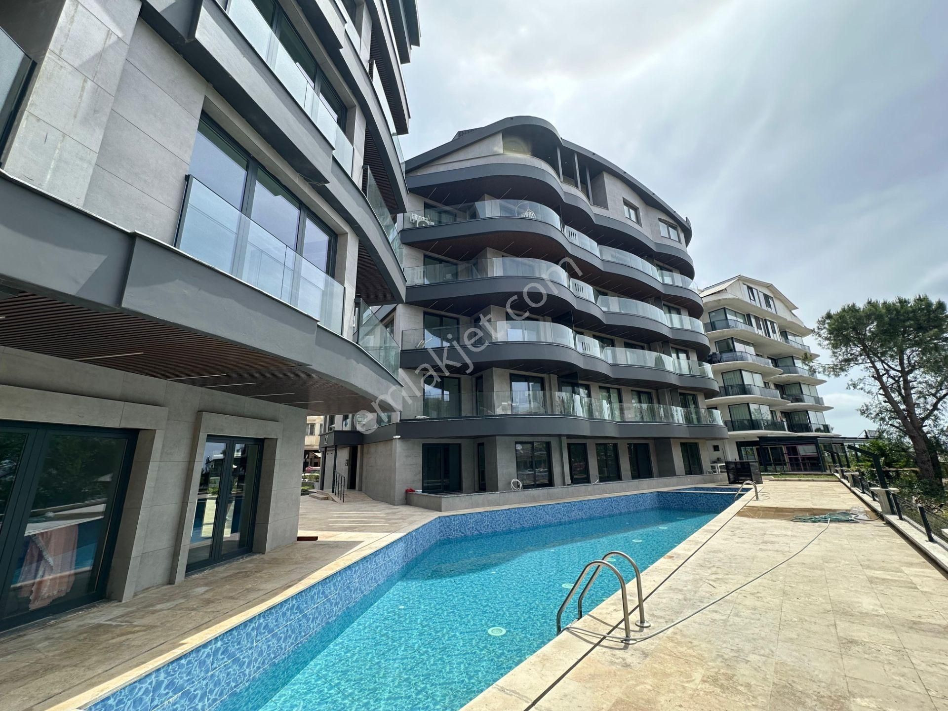 Didim Altınkumda Kiralık Denize 50 Mt. 2+1 Havuzlu Sitede Daire
