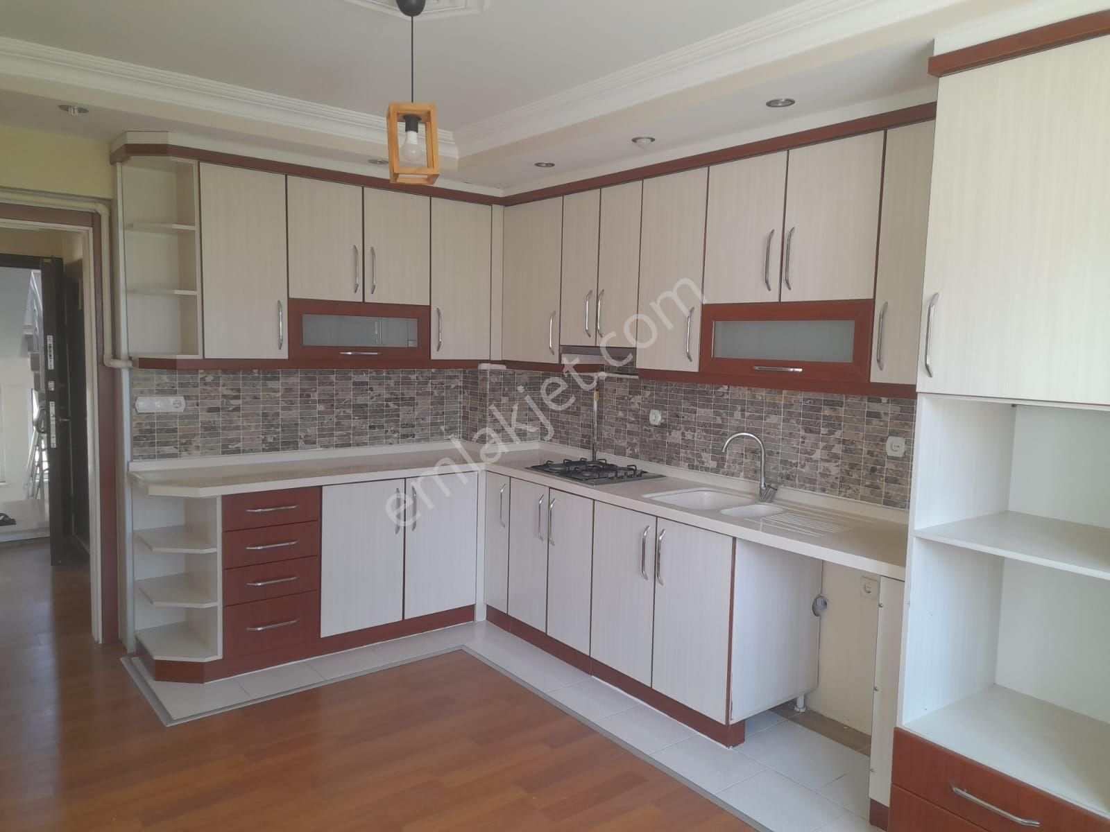Kaan Emlak'tan Şehir Merkezinde Satılık 3+1 Bakımlı Daire