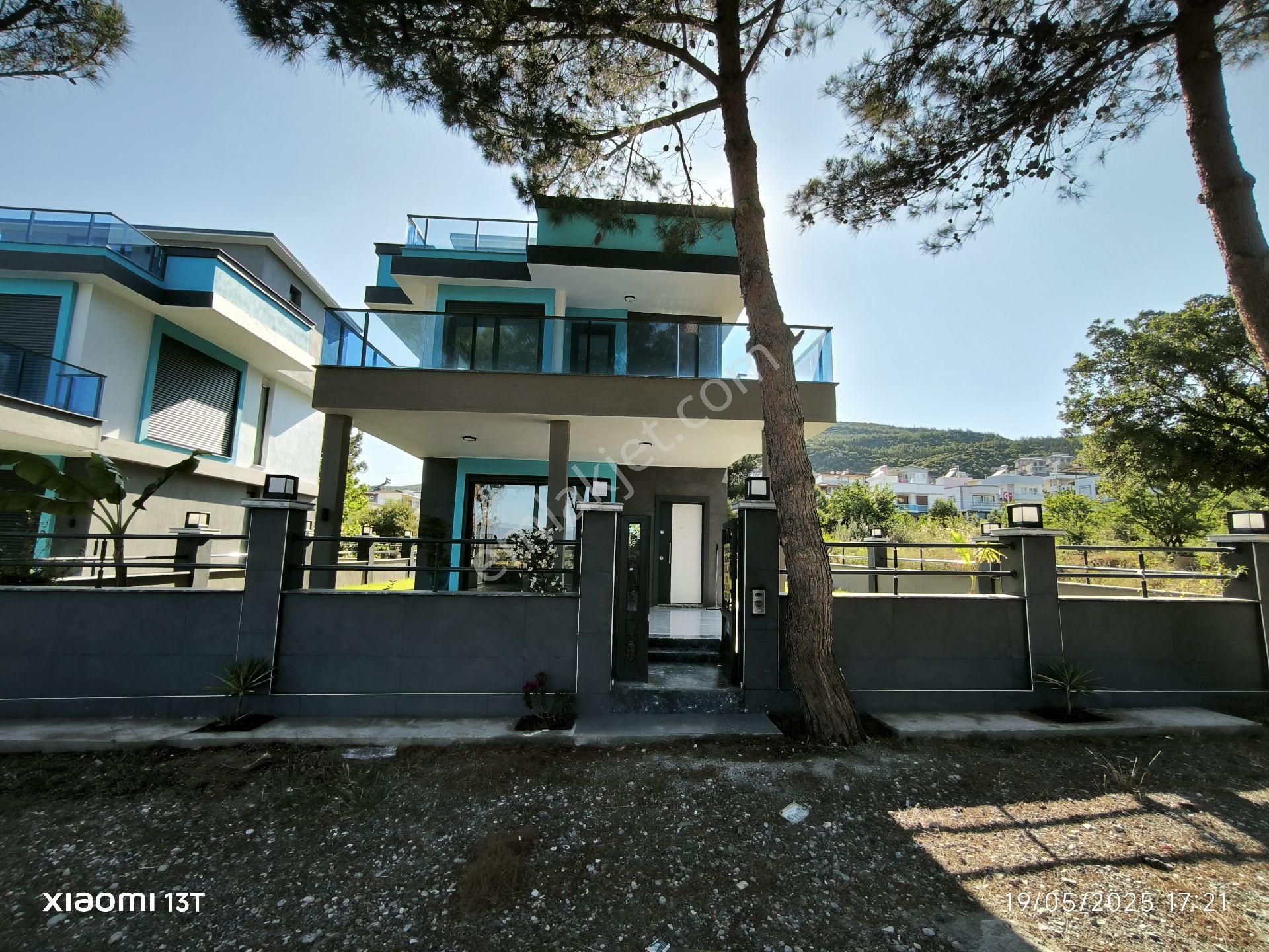 Seferihisar Atatürk Mahallesi'nde Tek Müstakil Villa - Görsel 2