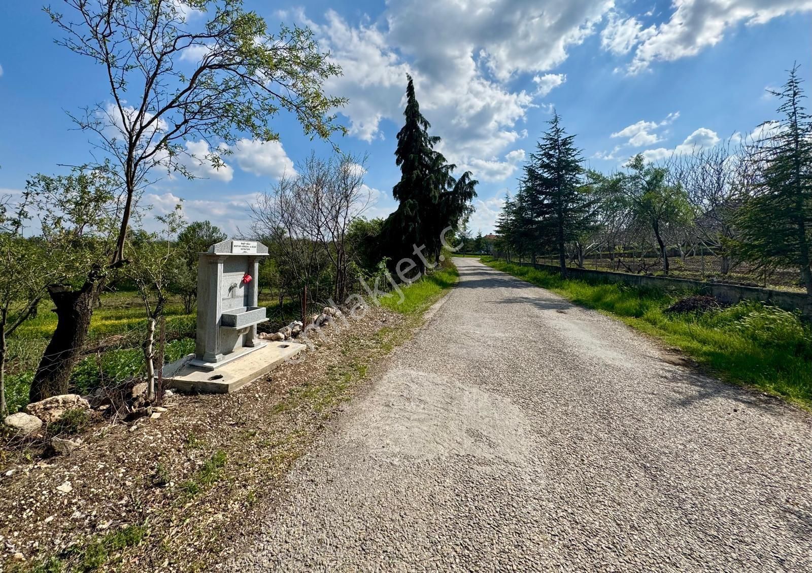 Uşak Ulubey Kışla Beldesi Köy İçi İmarlı Yerim Satılık