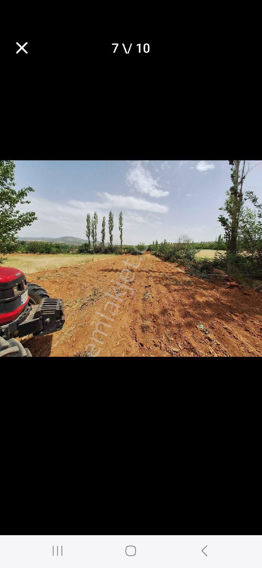 Çal Hançalar Kasabası 740 M2 Sulak Tarla