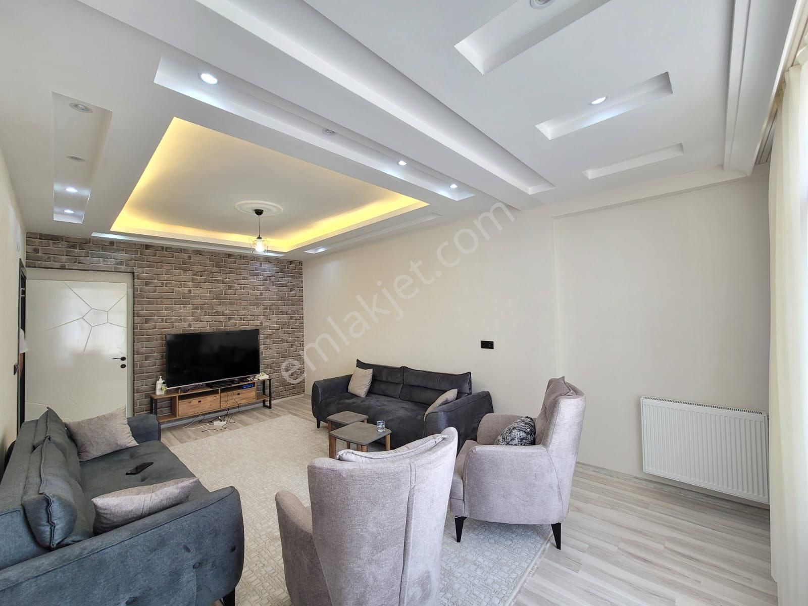 Cadde Seyran..satılık..2+1 /120 M2 Arakat Daire