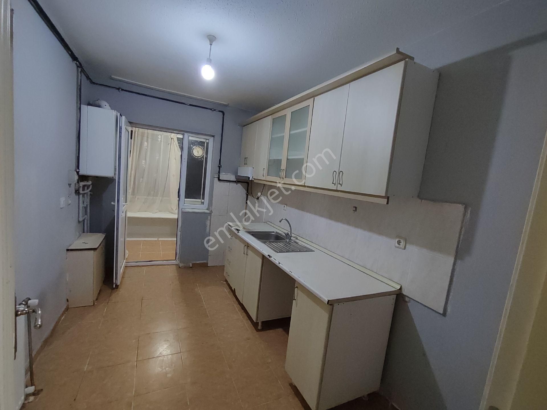 Esnaf Emlak'tan/akkent Toki'de/3+1 Satılık Daire