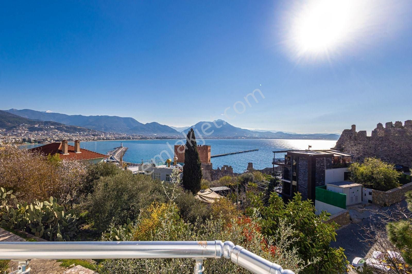 Alanya Kalesi’nde Muhteşem Manzaralı, Eşyalı 1+1 Fırsatı!