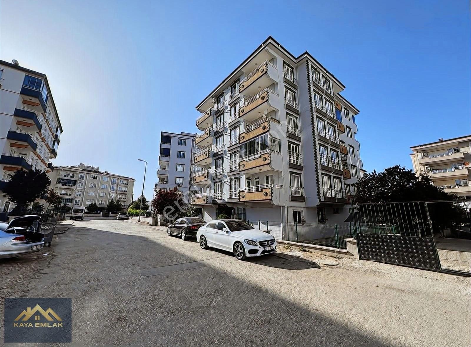 Bülbülzade Mahallesinde Satılık 3+1 Krediye Uygun Ara Kat Daire