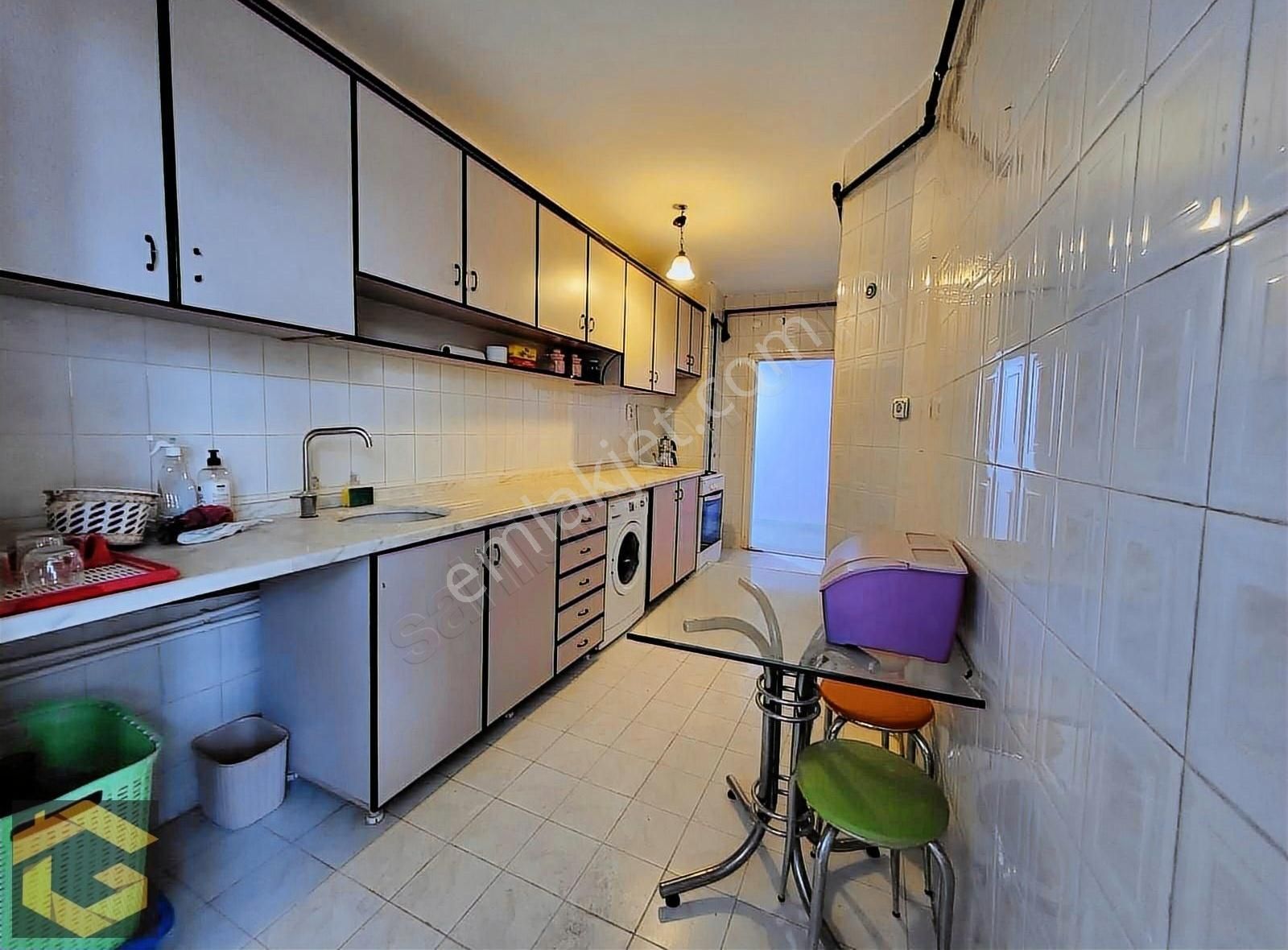 Çaldıran Mah.494.cadde Üzerinde 3+1 Satılık Daire