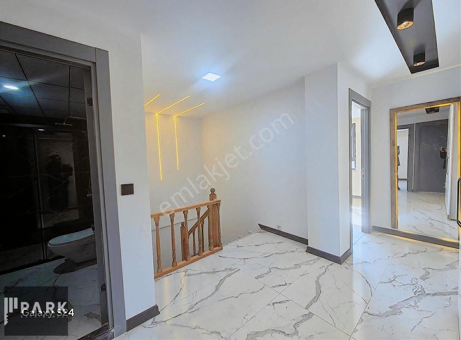 Park Gayrimenkul'den Çamlıcada Satılık 170 M2 4+1 Dubleks Daire