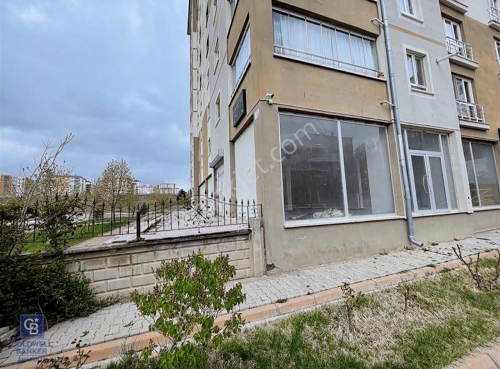 Erkilet Bulvarı Üstü 380 Metrekare Kiralık Dükkan