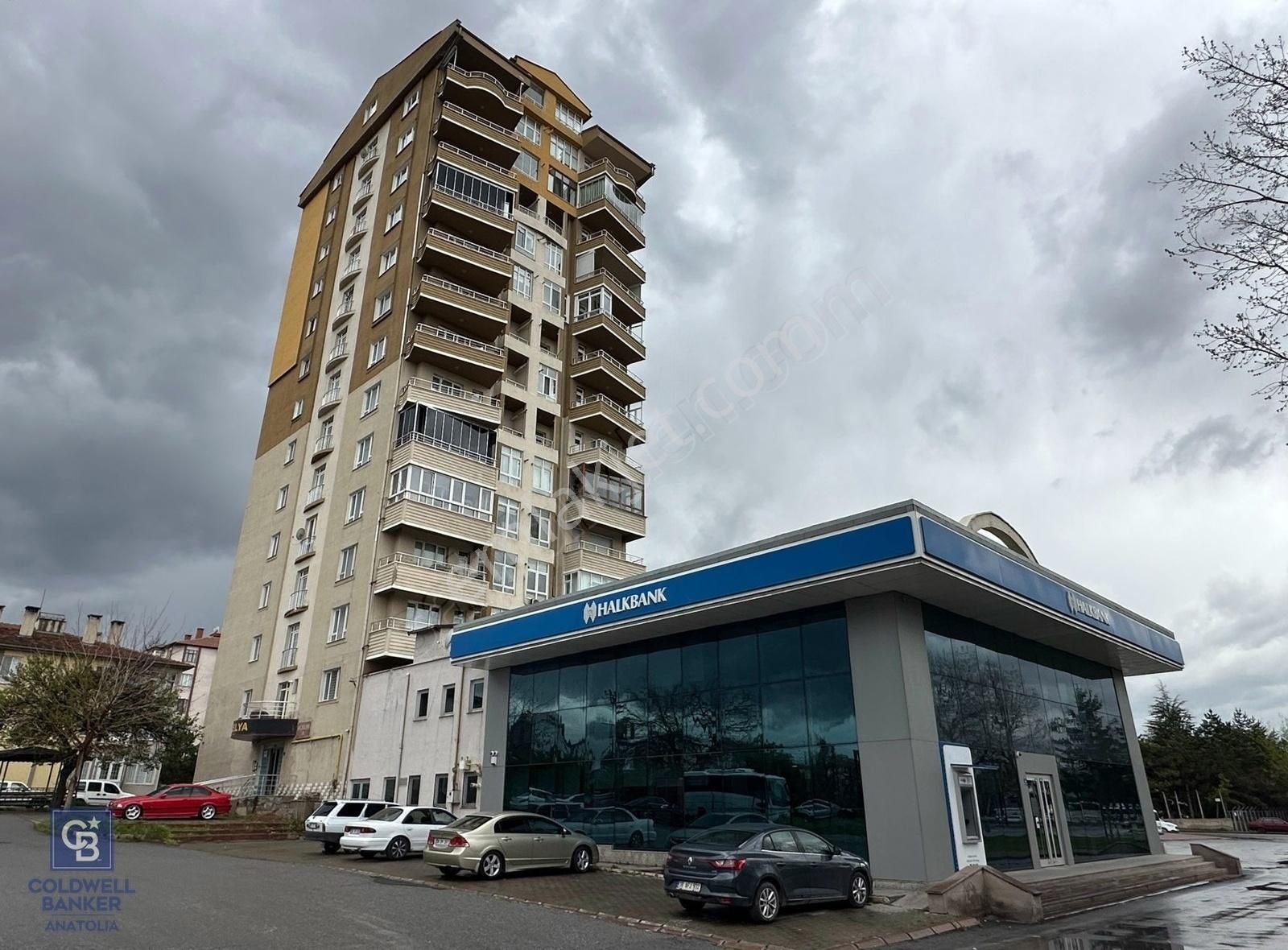 Osman Kavuncu Bulv Üzeri 180m2 3+1 İçi Yapılı Satılık Daire
