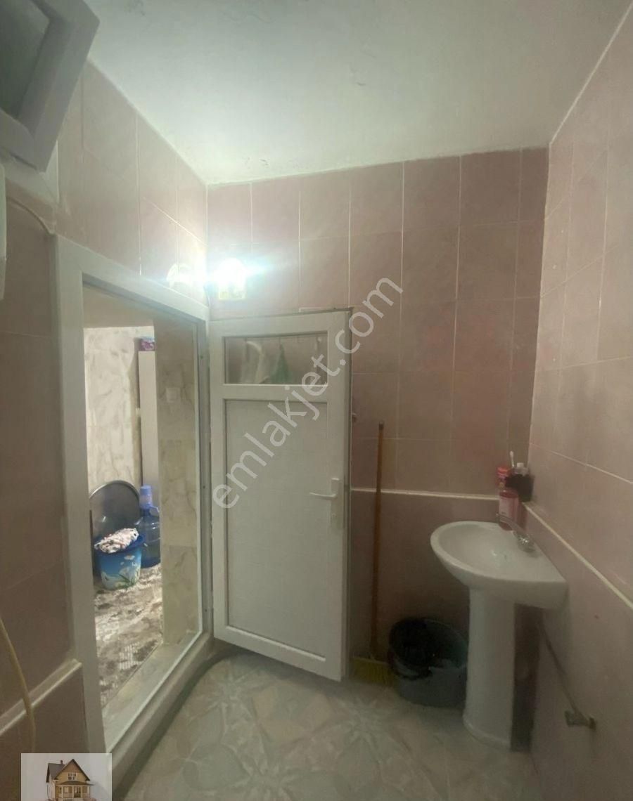 İzmir Konak Alireis Mah'de Satılık 2+1 Artı 2+1 136m2 Mustakil.