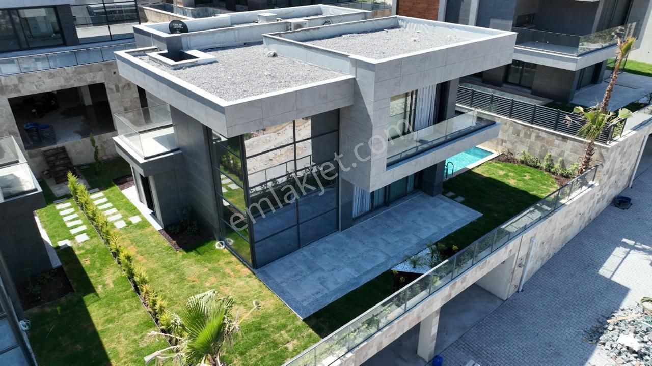 Kuşadası Kadınlar Denizi’nde Full Deniz Manzaralı K.otoparklı 4+1 Villalar - Görsel 12