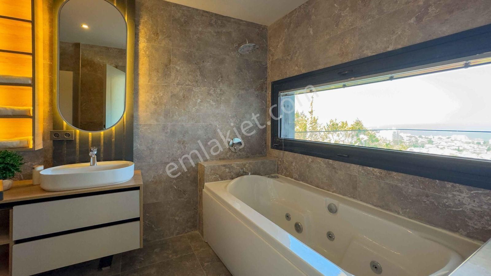 Kuşadası Kadınlar Denizi’nde Full Deniz Manzaralı K.otoparklı 4+1 Villalar - Görsel 17