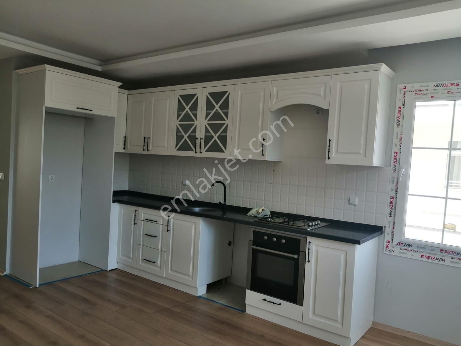Erdemli Merkez Mahallesi'nde Kiralık 1+1 Daire