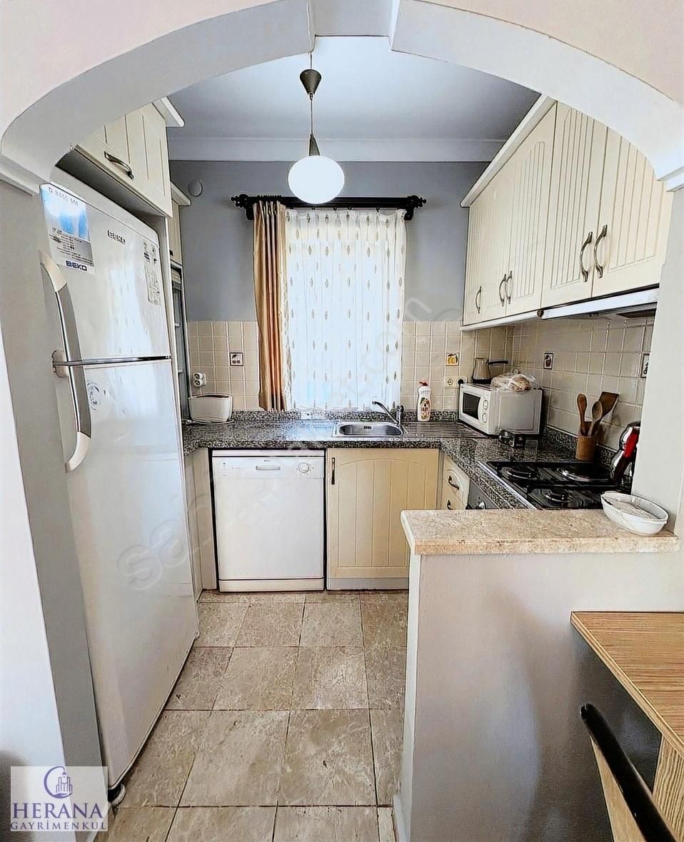 Sahile 300m. Havuzlu Nezih Site İçerisinde Satılık Köşe Villa - Görsel 2